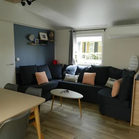 Jolie Mobilhome 331 Campsite *